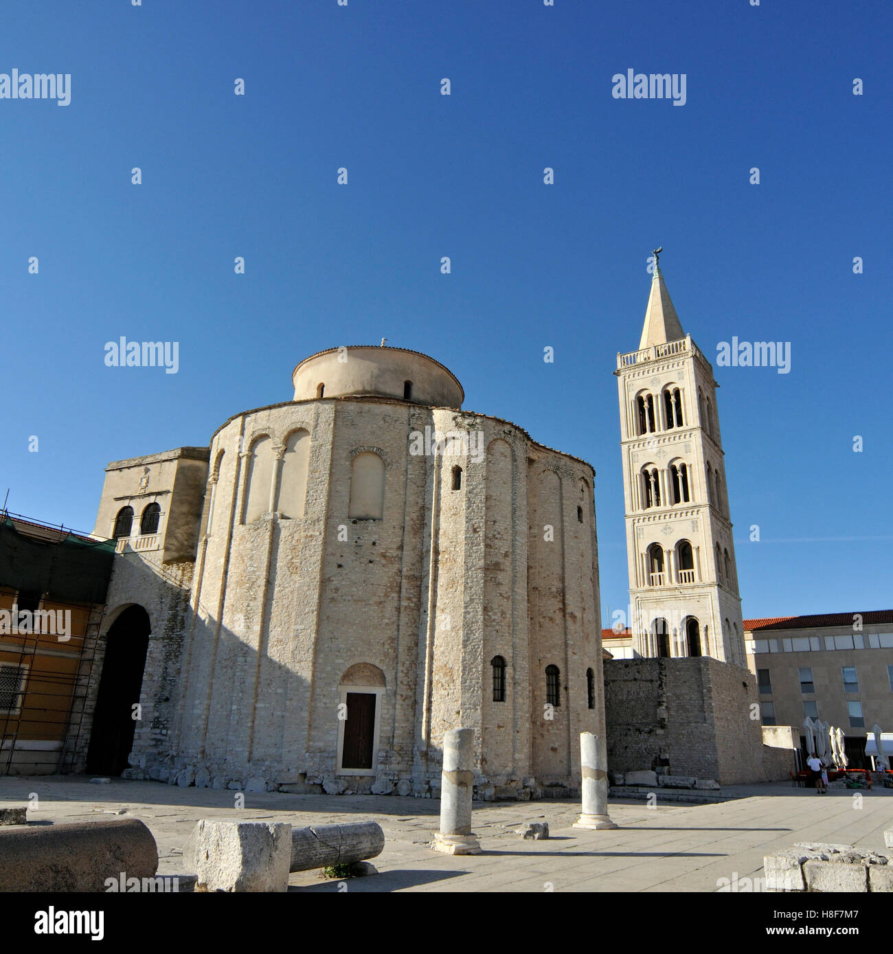 Ninth-century pre-Romanesque Church of St. Donatus, Crkva Svetog Donata, with Campanile, bell tower, of St. Anastasia's Stock Photo