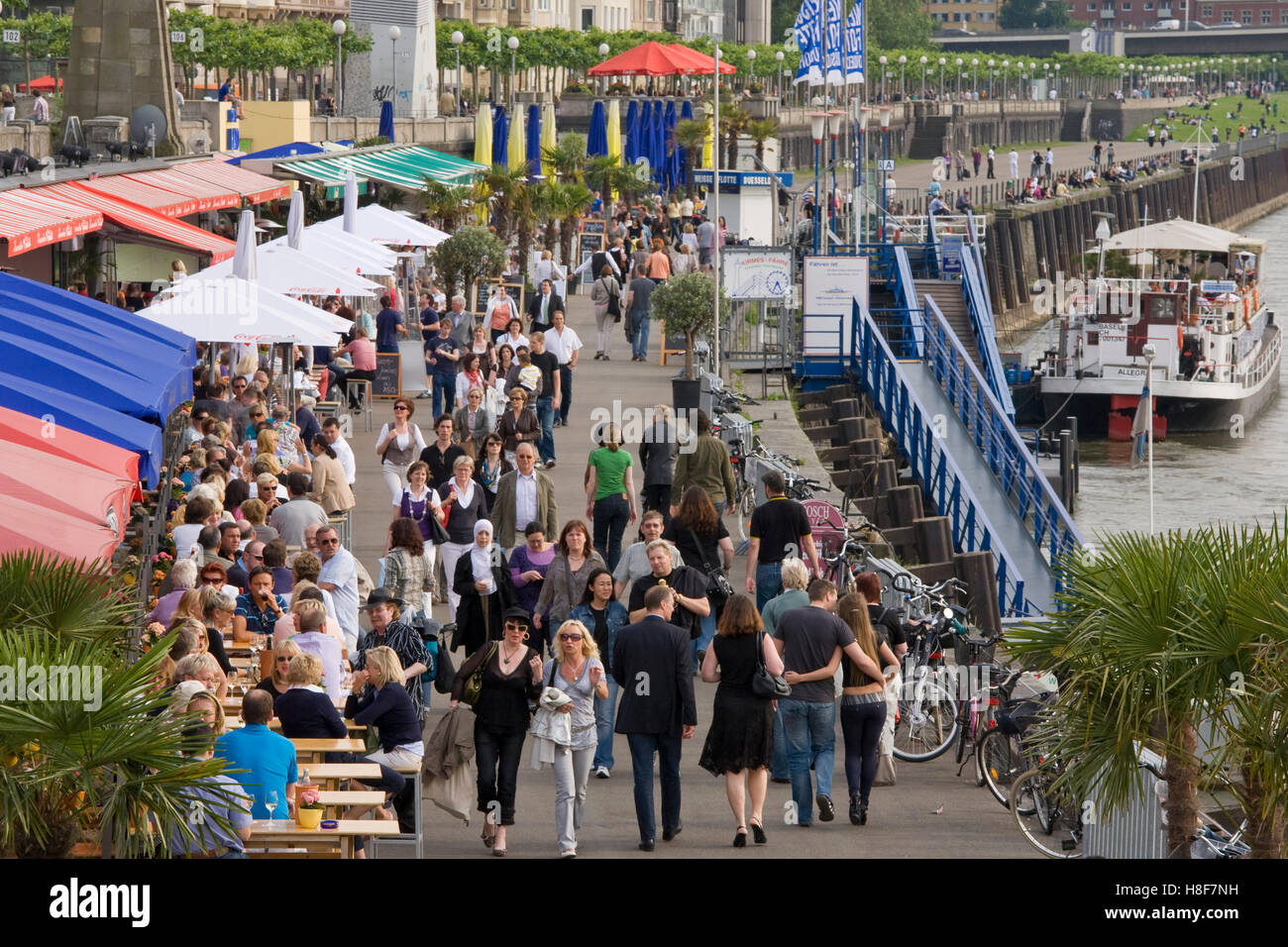 Pubs on the Rheinpromenade Rhine promenade, people, street scene ...