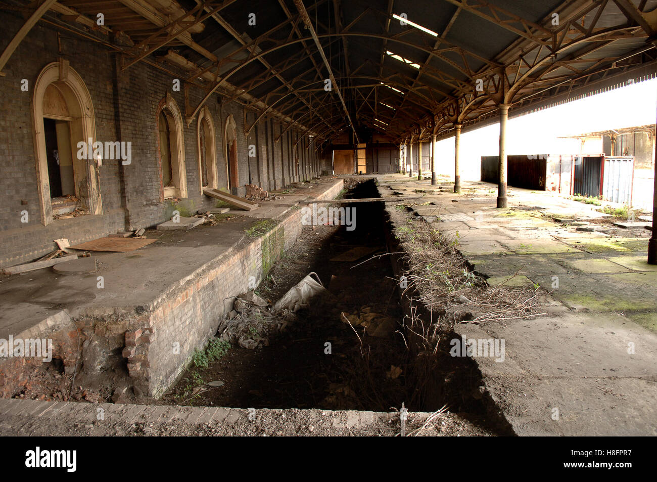 The original Broad Guage railway track revealed during the Bluebrick development of Wolverhampton Low Level Station in 2006 Stock Photo