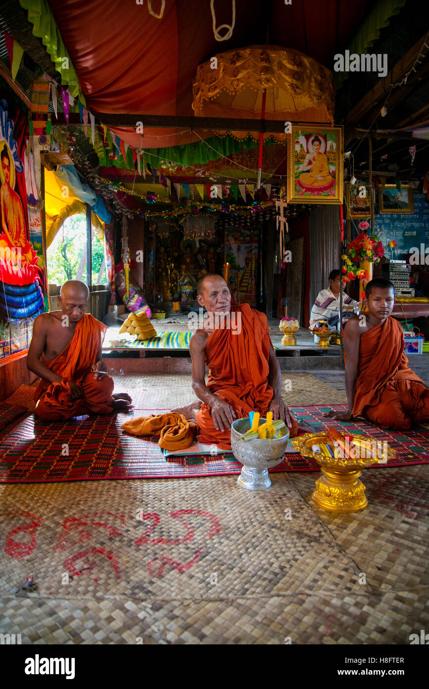 Moat Khla, Floating Fisherman Village, Buddhist Temple, Ceremony,  Tonle Sap Lake, Cambodia Stock Photo