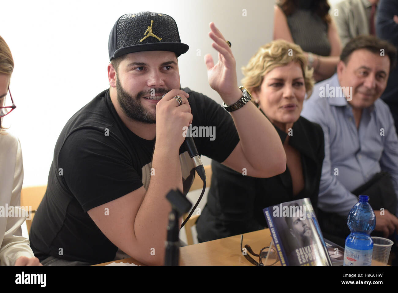 'Non volevo diventare un boss'of Salvatore Esposito, presented to the Feltrinelli of Naples where she meets her fans. One of the protagonists of the famous TV series Gomorrah is told in a thrilling memoir, launching a message of hope. Salvatore Esposito became famous with the face of Genny Savastano in the TV series Gomorrah. 'Non volevo diventare un boss' holds a very important and positive message for kids: look no easy shortcuts, but you chase your passions because then your dreams can become reality. At the same time, this book is a tribute to Salvatore in Naples, his city that gave him s Stock Photo