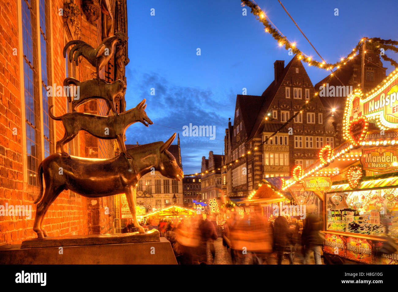 The Town Musicians of Bremen and Christmas fair with 'Haus Schütting