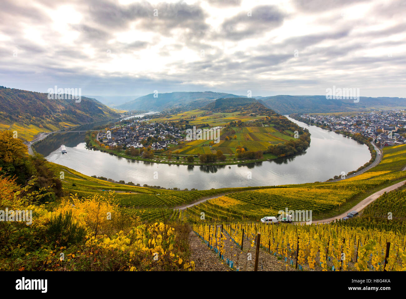 Vineyards mosel river loop germany hi-res stock photography and images