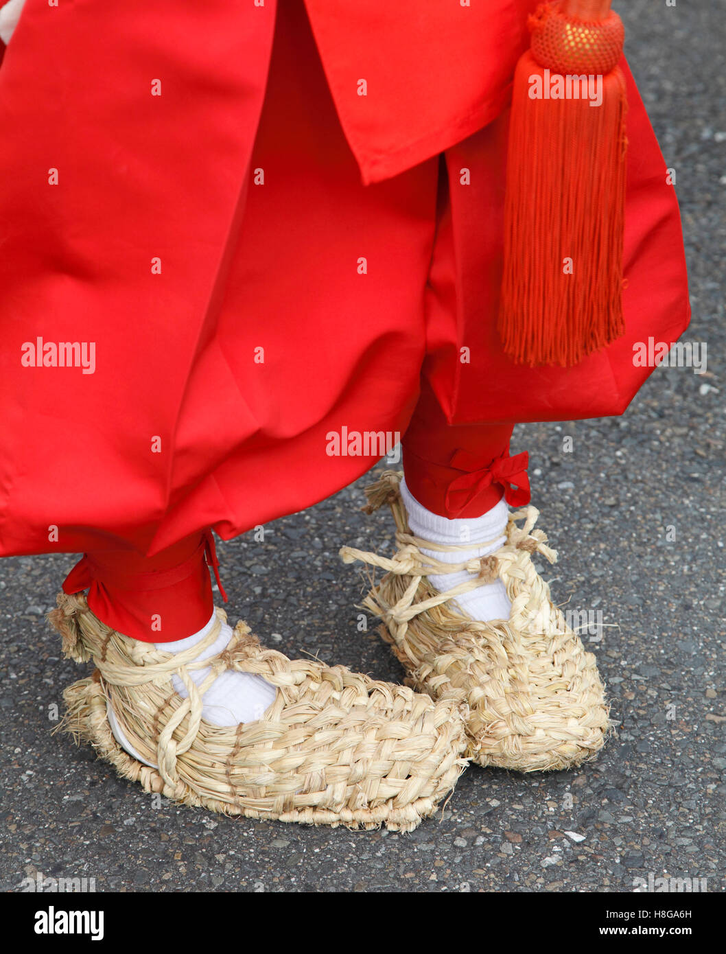 Feet sandals hi-res stock photography and images - Alamy