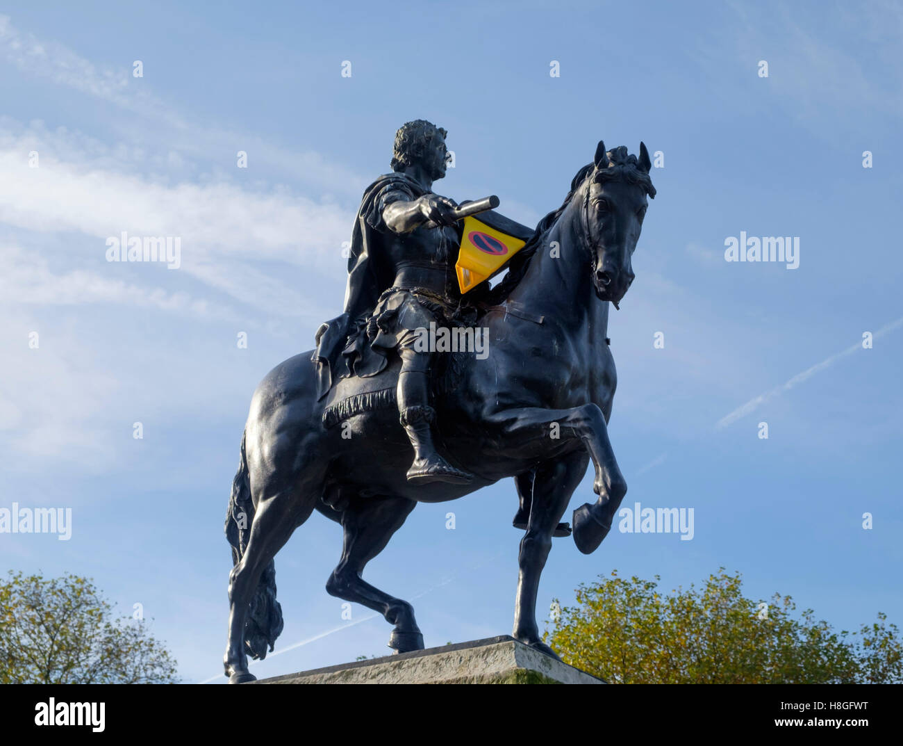 statue of King William III in Queen square Bristol Stock Photo Alamy