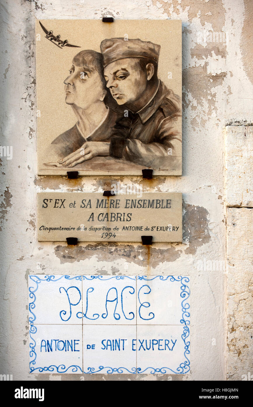 Frankreich, Cote d Azur, Departement Alpes-Maritimes, Cabris, Tafel zum Gedenken an den Schriftsteller Antoine de Saint-Exupery Stock Photo