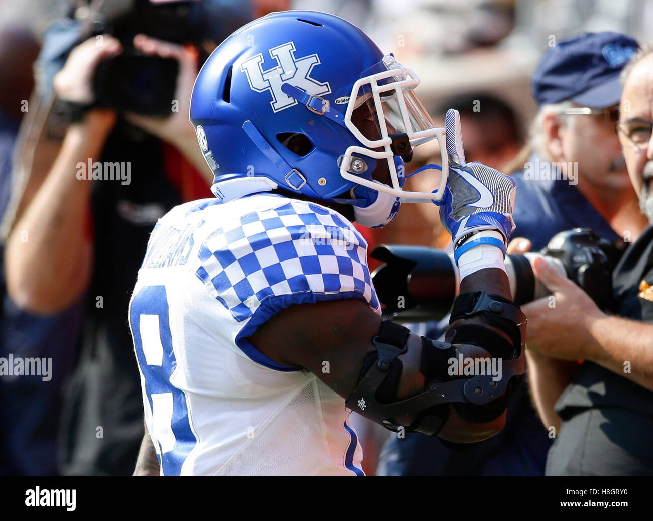 Knoxville, Tennessee, USA. 23rd Feb, 2016. Kentucky Wildcats running back Boom Williams (18) quieted the crowd after his 10 yard touchdown run as Kentucky played Tennessee on Saturday November 12, 2016 in Knoxville, TN. © Lexington Herald-Leader/ZUMA Wire/Alamy Live News Stock Photo