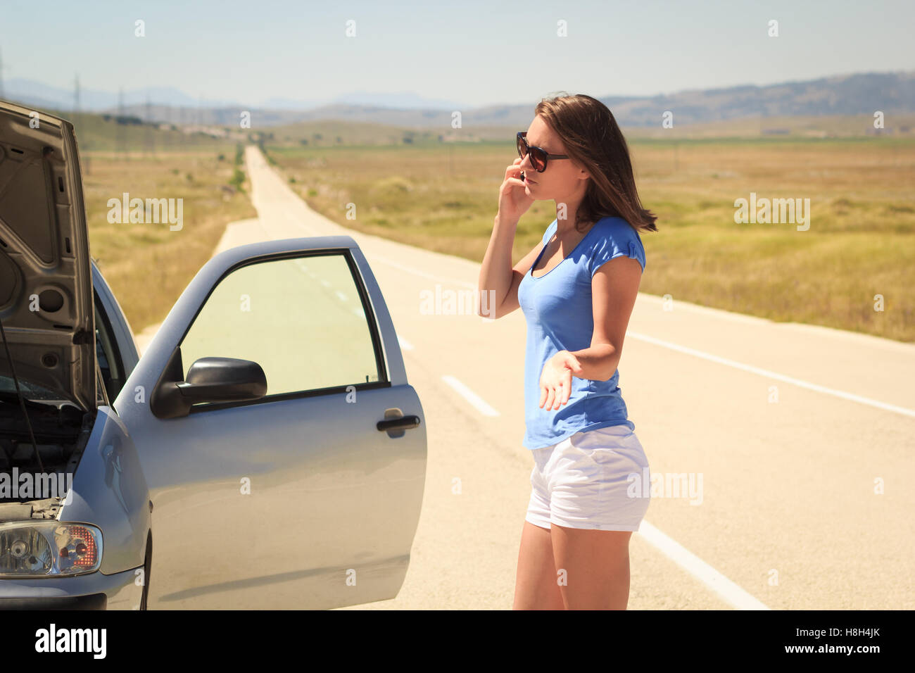 People help accident person hi-res stock photography and images - Alamy