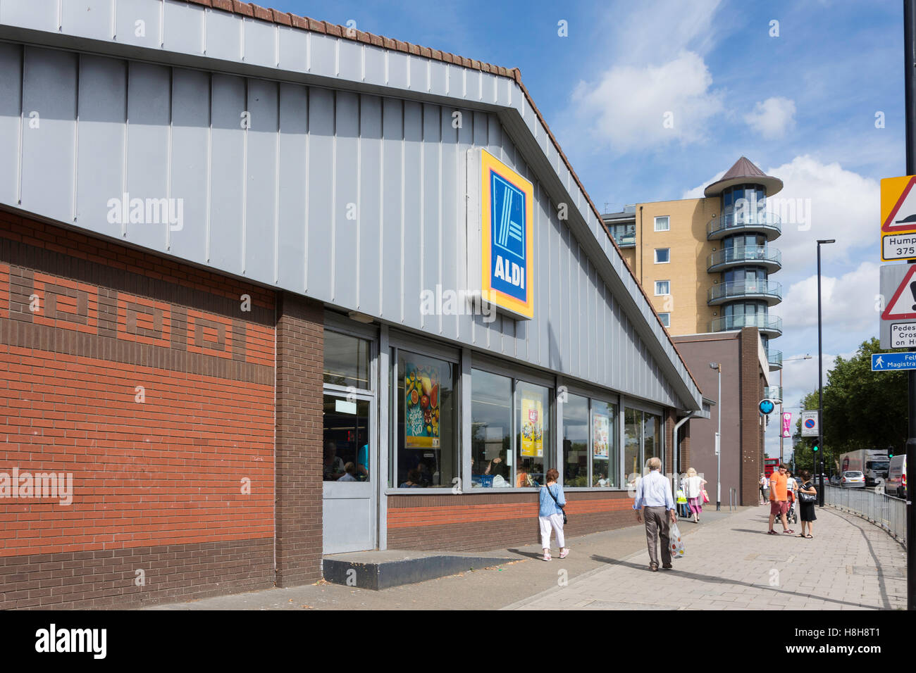 Aldi Supermarket, High Street, Feltham, London Borough of Hounslow, Greater London, England, United Kingdom Stock Photo