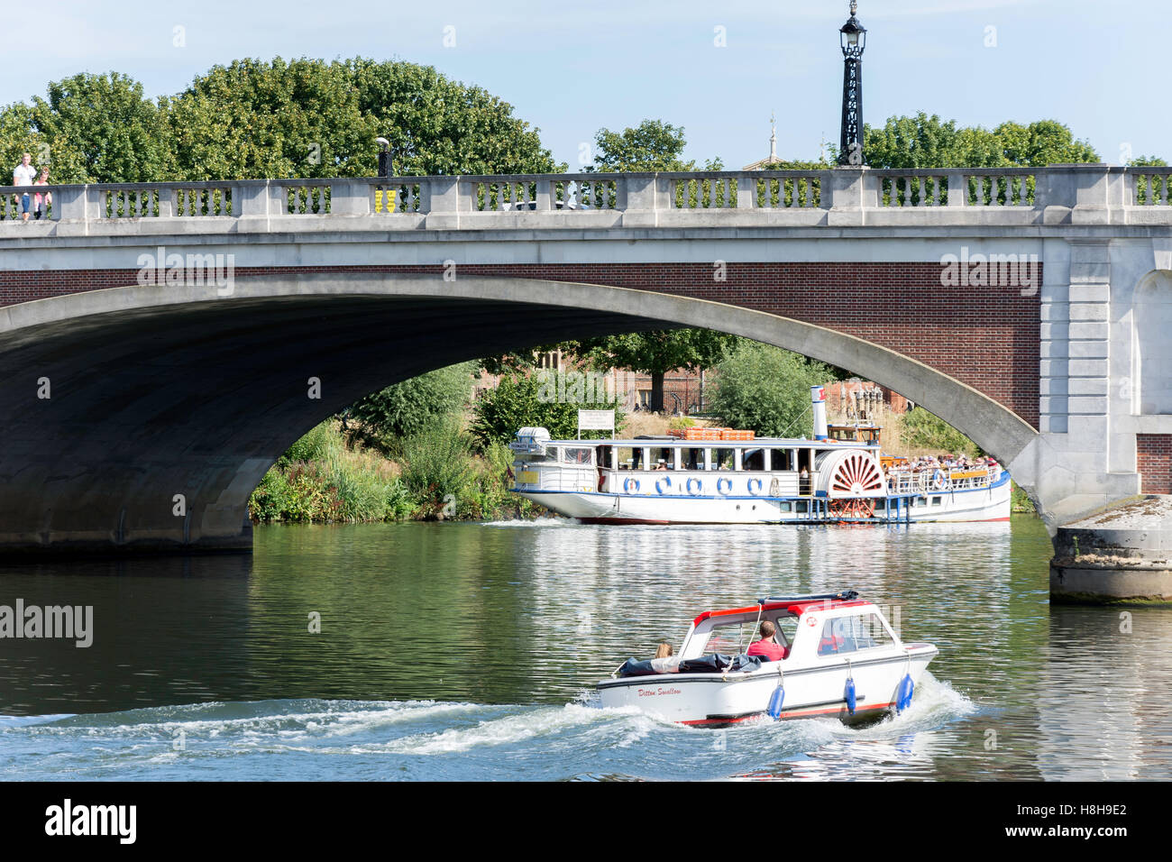 Hampton Court Bridge over River Thames, East Molesey, Surrey, England, United Kingdom Stock Photo