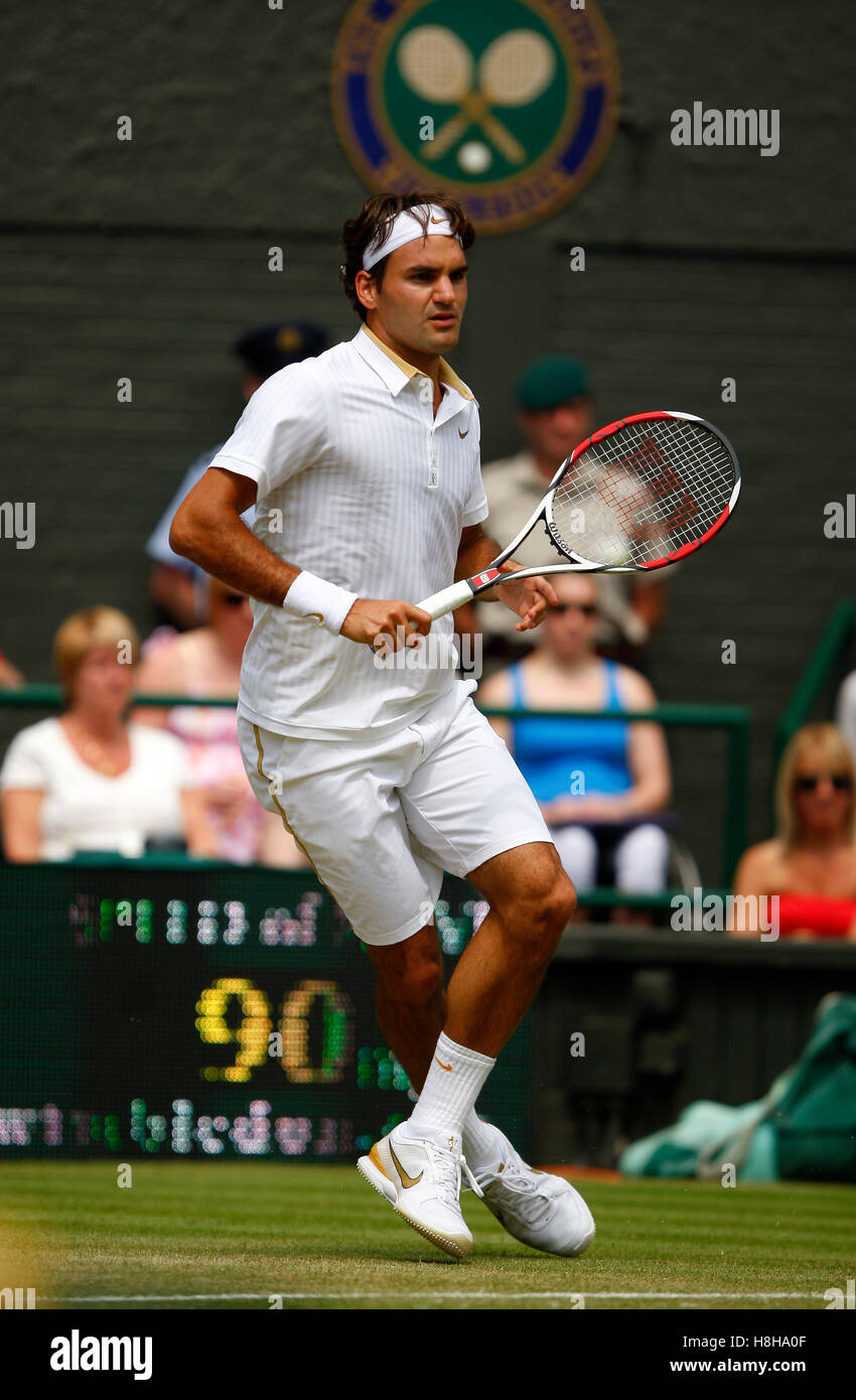 Roger federer wimbledon 2009 hi-res stock photography and Roger federer wimbledon 2009 hi-res stock photography and