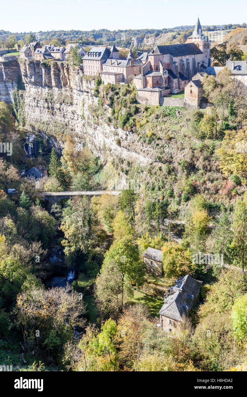 The Bozouls Hole in Autumn and the upper village (France). That hole is a horseshoe-shaped gorge dug by the Dourdou river. Stock Photo