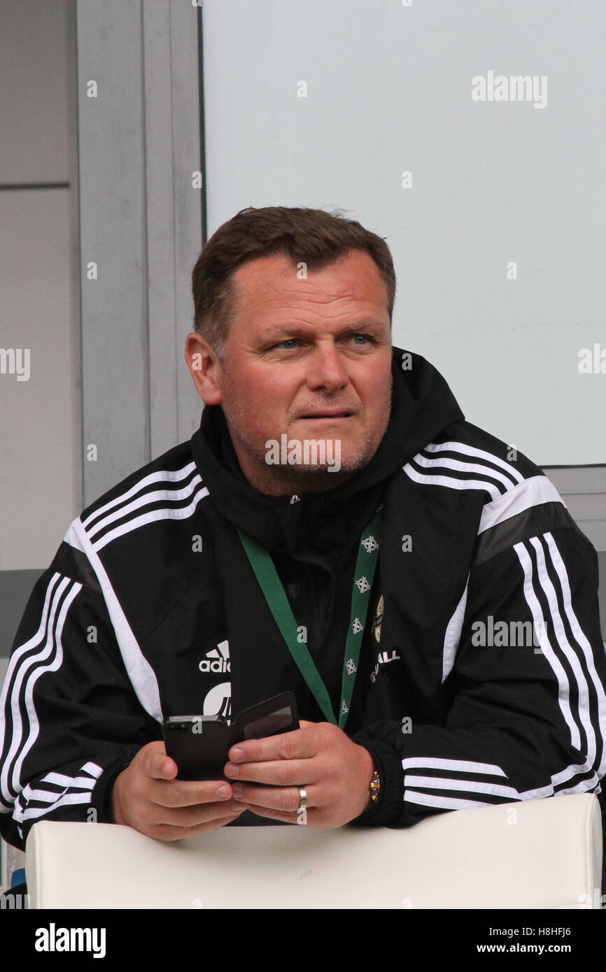 Windsor Park, Belfast. 26th May 2016. Northern Ireland U21 manager, and IFA Elite Performance Director, Jim Magilton at the full senior squad training session as Northern Ireland prepared for their international friendly against Belarus the next day. Stock Photo