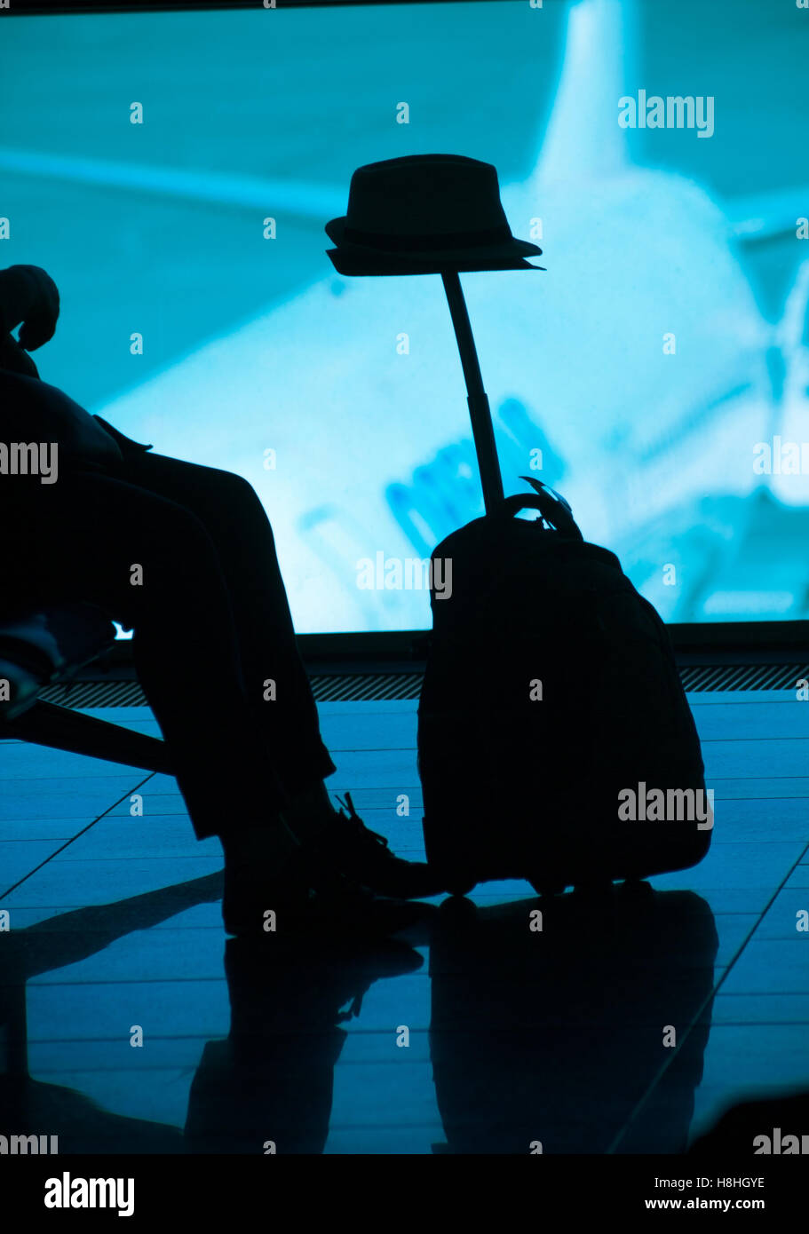 Airport silhouette hi-res stock photography and images - Alamy