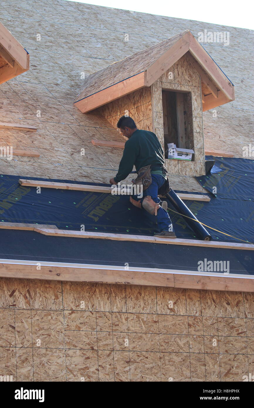 Tarpaper roof hires stock photography and images Alamy