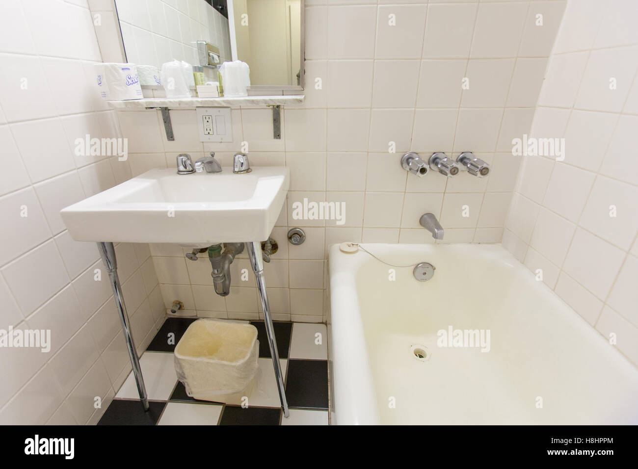 En-suite bathroom at the Hotel Pennsylvania, 7th  Ave, New York City, United States of America. Stock Photo