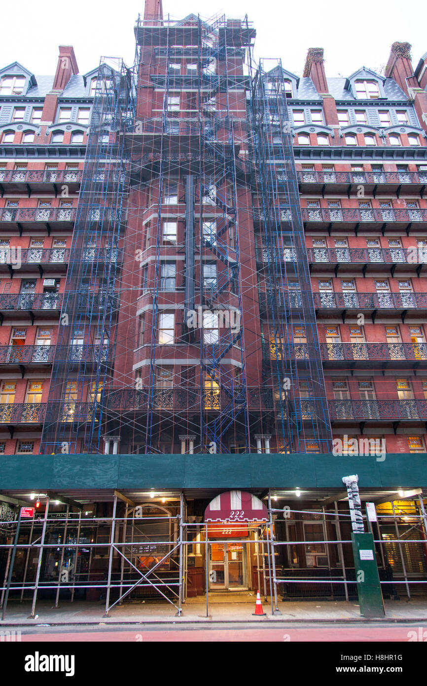 Chelsea hotel new york hi-res stock photography and images - Alamy