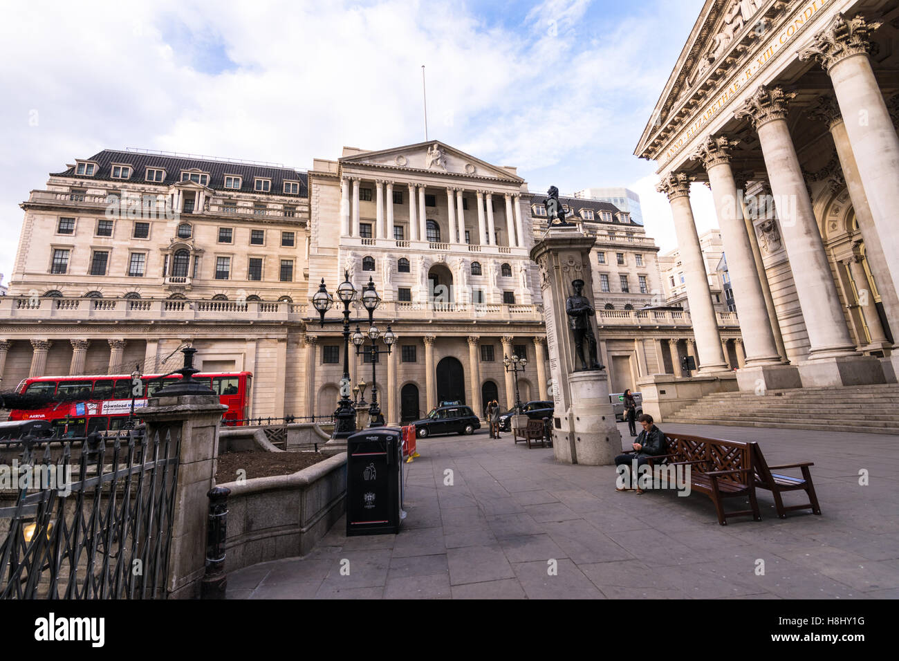 Front view of the Bank of England, Uk's Central Bank, with the Royal Exchange to the left Stock Photo