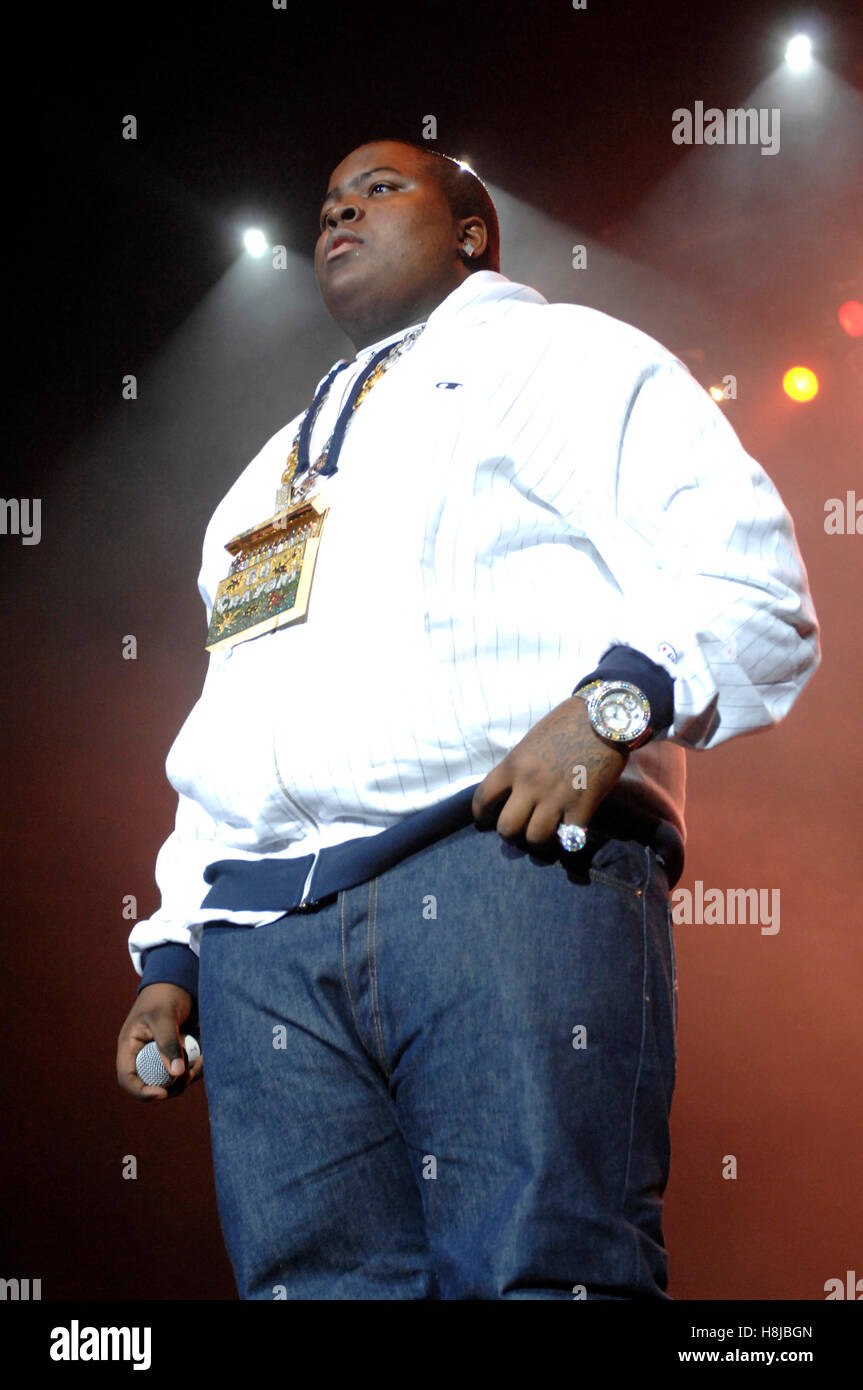 Sean Kingston performing at the Q102 Jingle Ball at the Tweeter Center