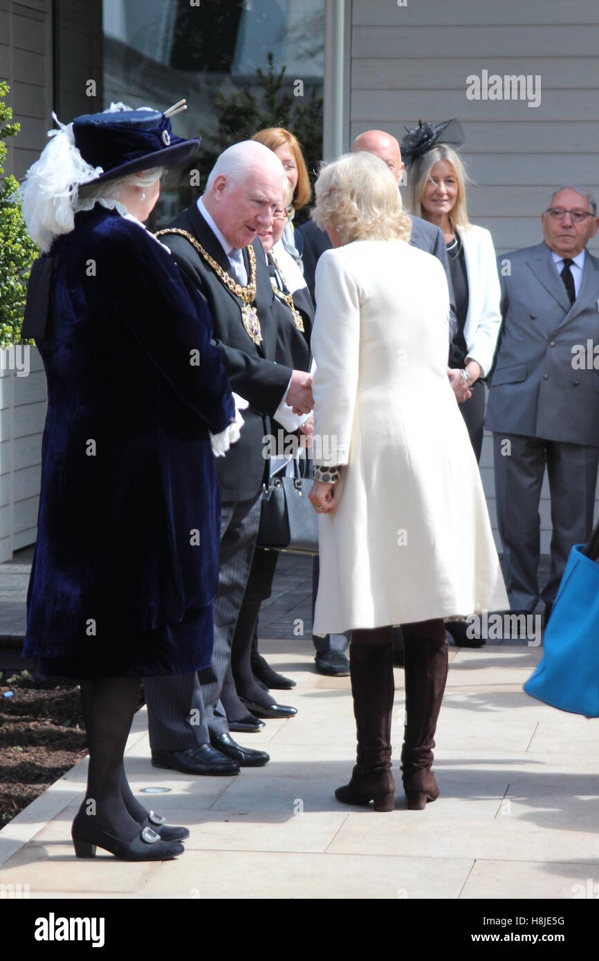 HRH The Duchess of Cornwall visits the MAGGIES Centre, Christie Hospital, Manchester April 2016 Stock Photo