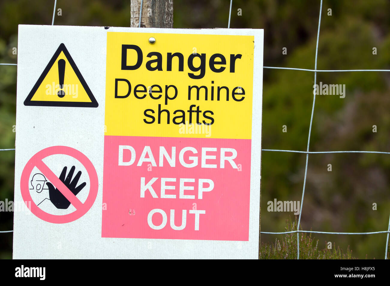 Mine shaft sign hi-res stock photography and images - Alamy