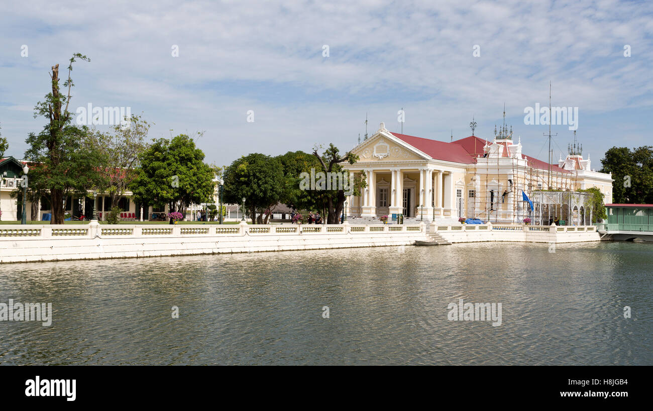 View of the Phra Thinang Warophat Phiman, the neoclassic royal mansion at the Bang Pa-in Palace compound, Thailand Stock Photo