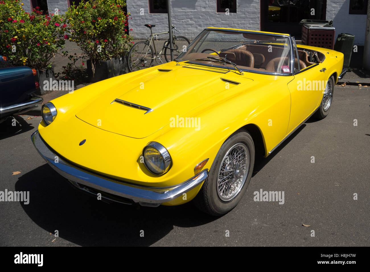 Maserati mistral hi-res stock photography and images - Alamy