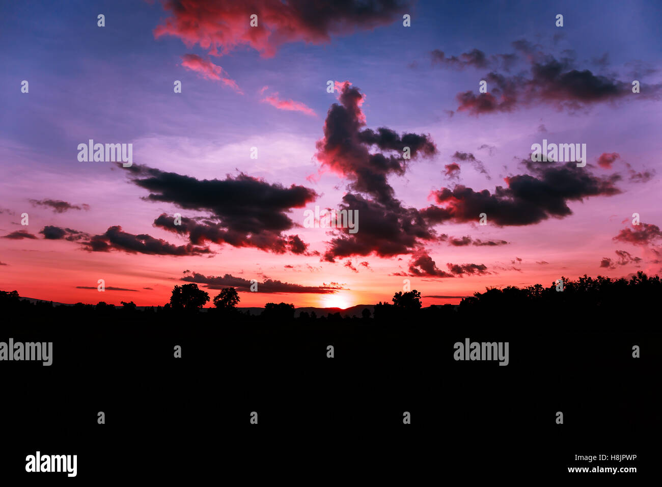 Clouds in the evening hi-res stock photography and images - Alamy