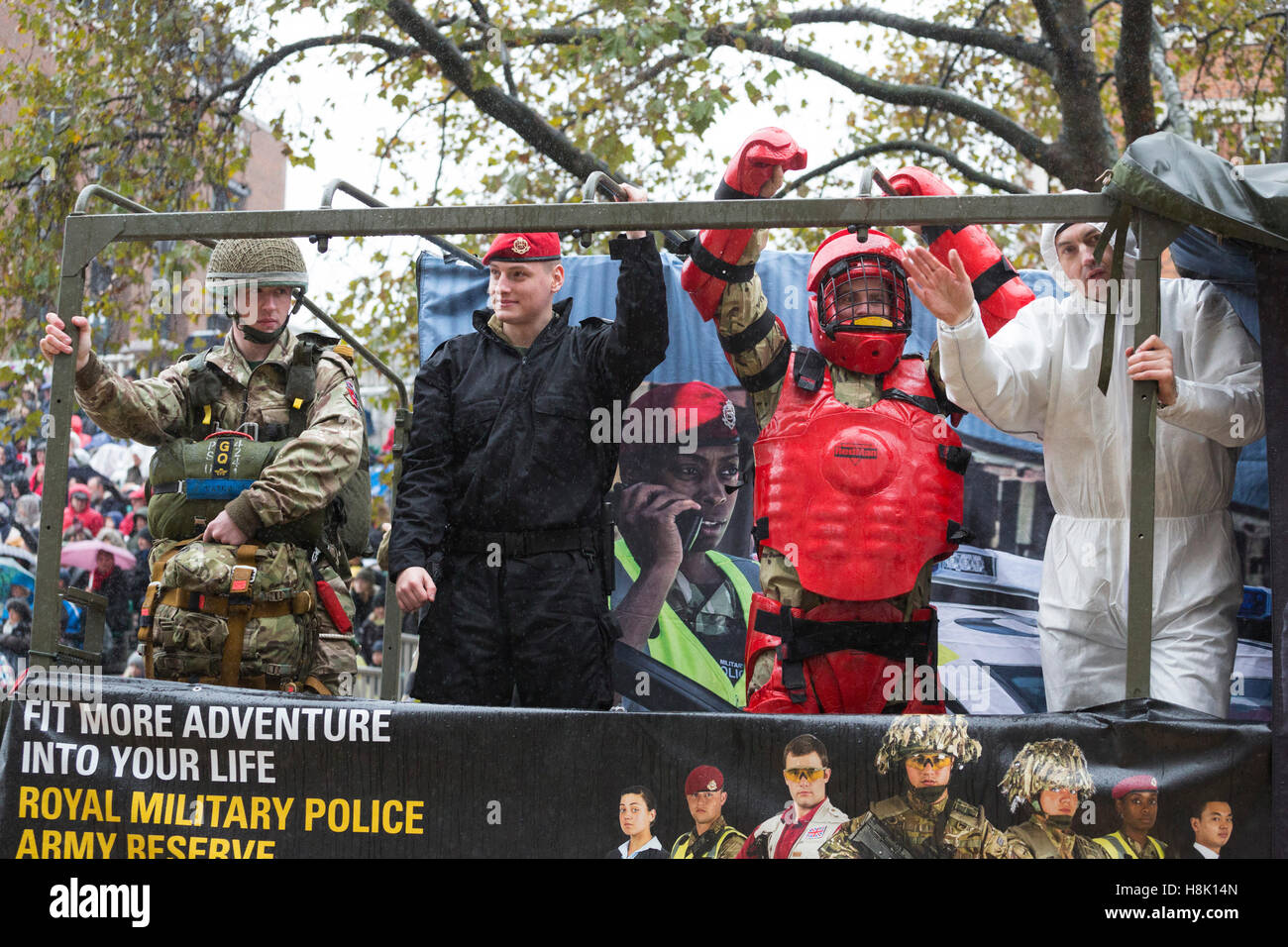 London royal military police hi-res stock photography and images - Alamy