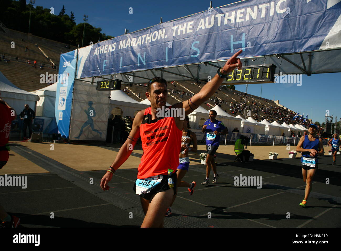 Athens, Greece. 13th Nov, 2016. 50.000 long range runners take part in ...