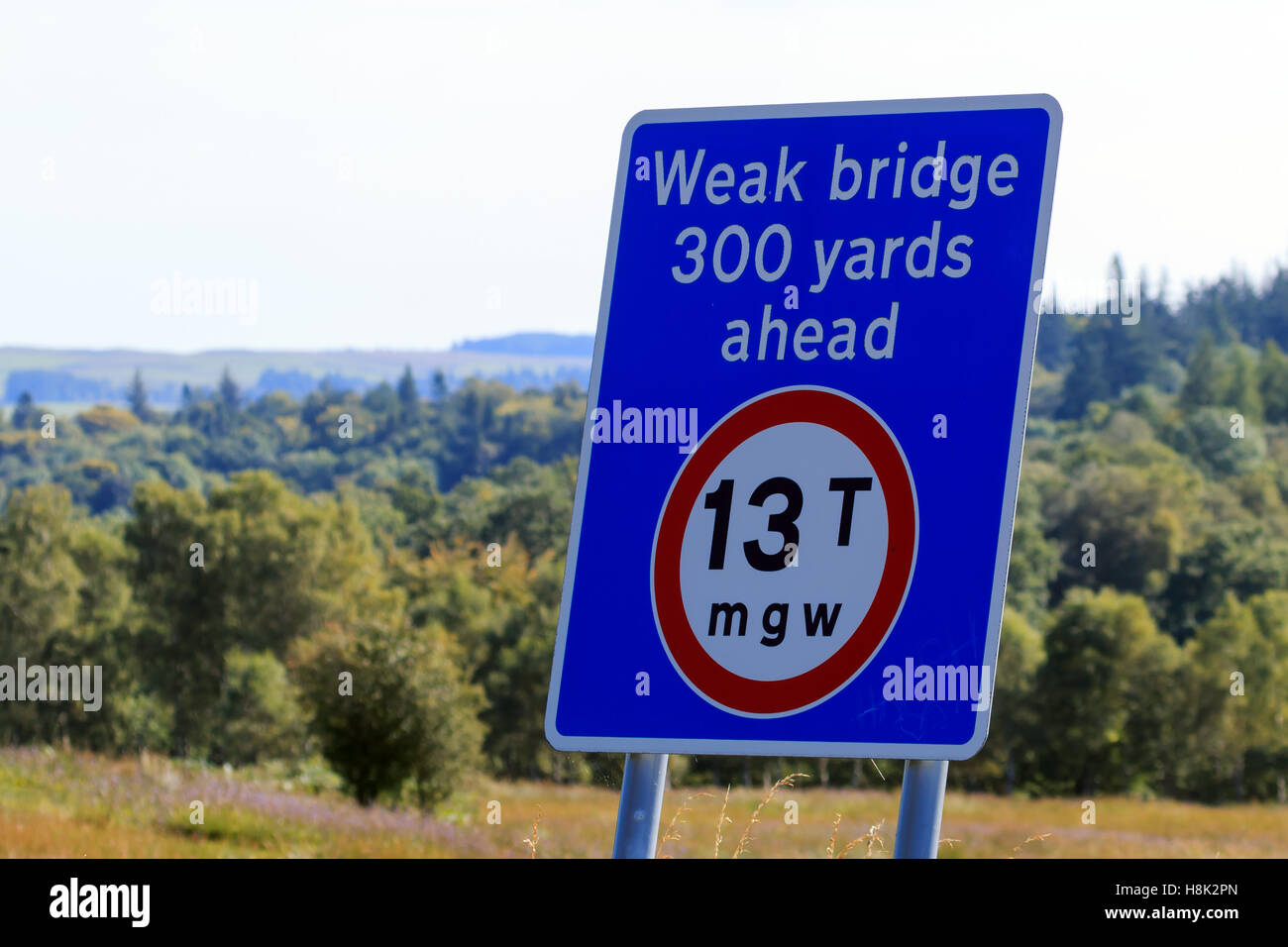 Weak bridge warning sign Stock Photo