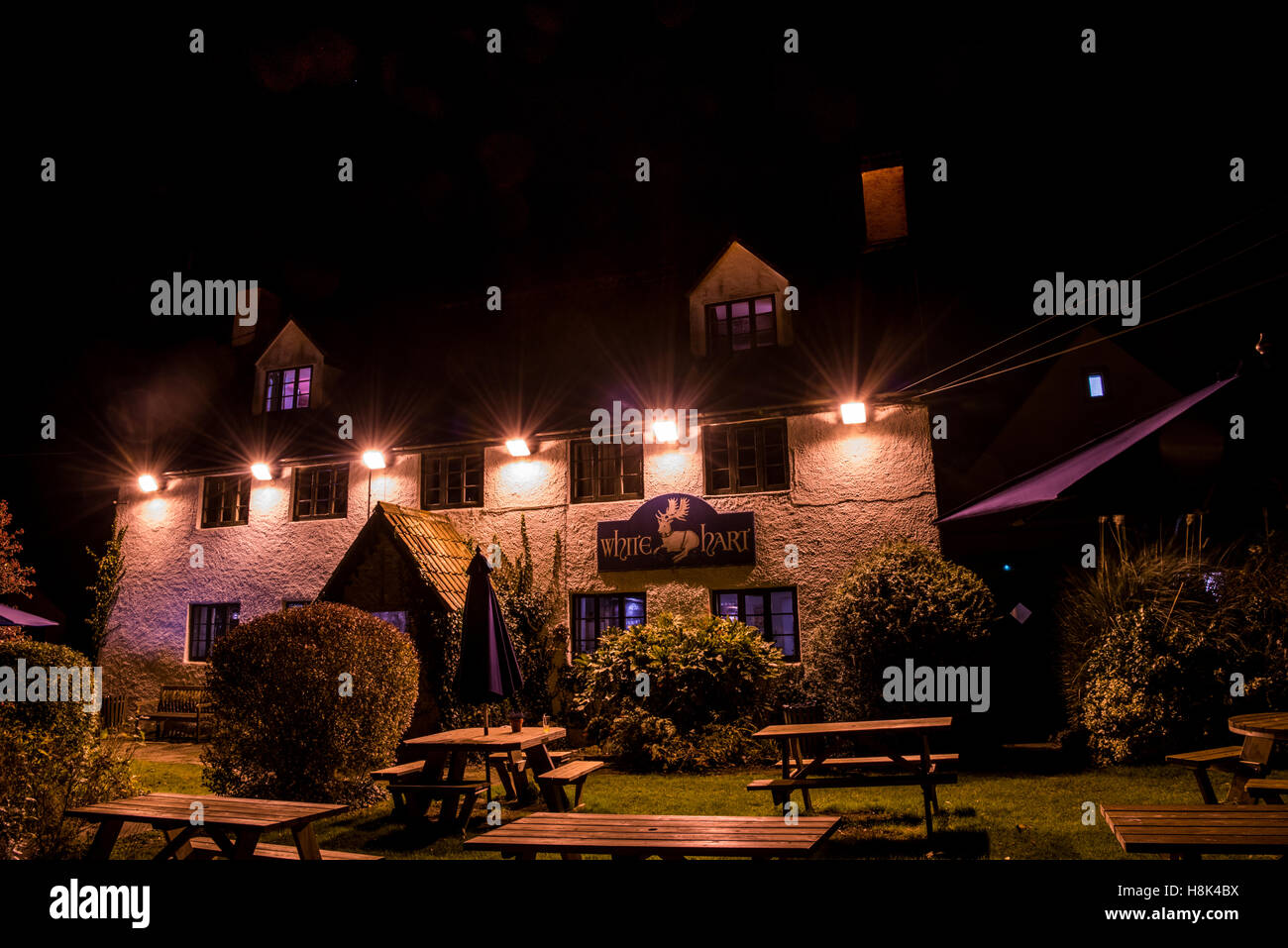 Traditional Gloucestershire farmhouse country pub The White Hart in ...