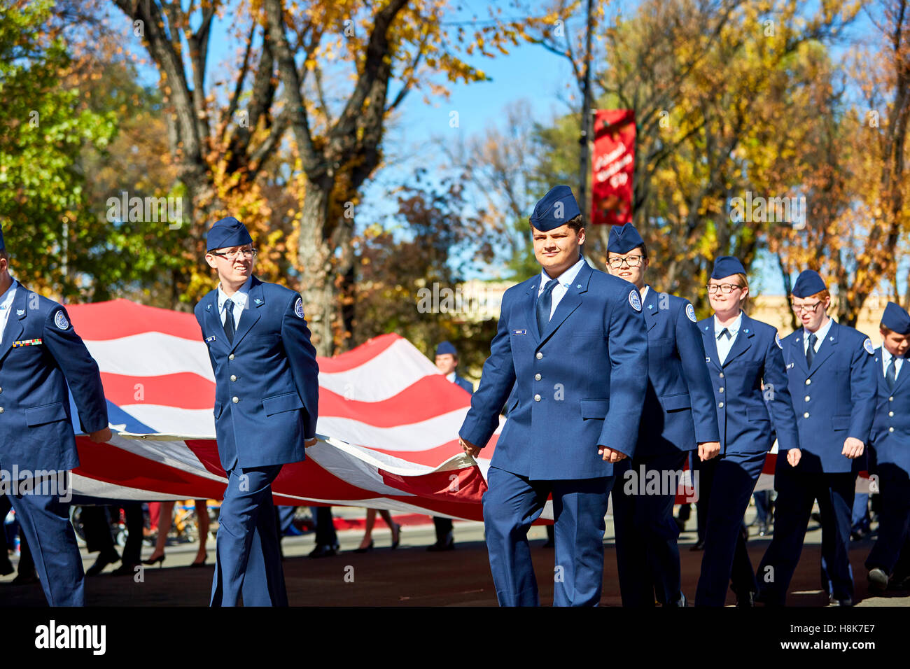 Does golden corral have a veterans day special