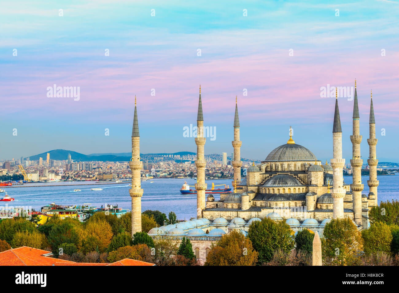 The Blue Mosque, (Sultanahmet Camii), Istanbul, Turkey. Stock Photo