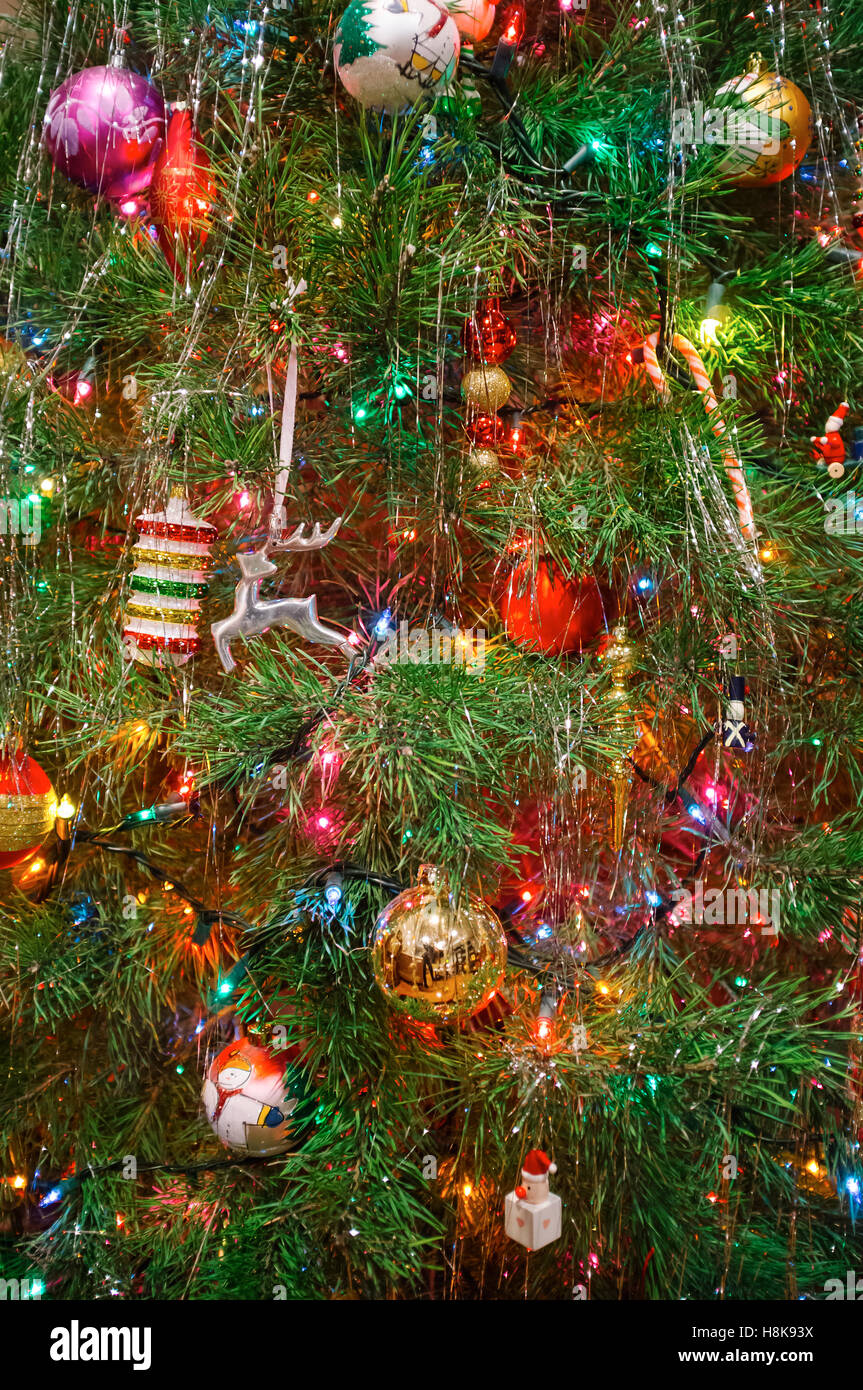 Decorated holiday tree hi-res stock photography and images - Alamy