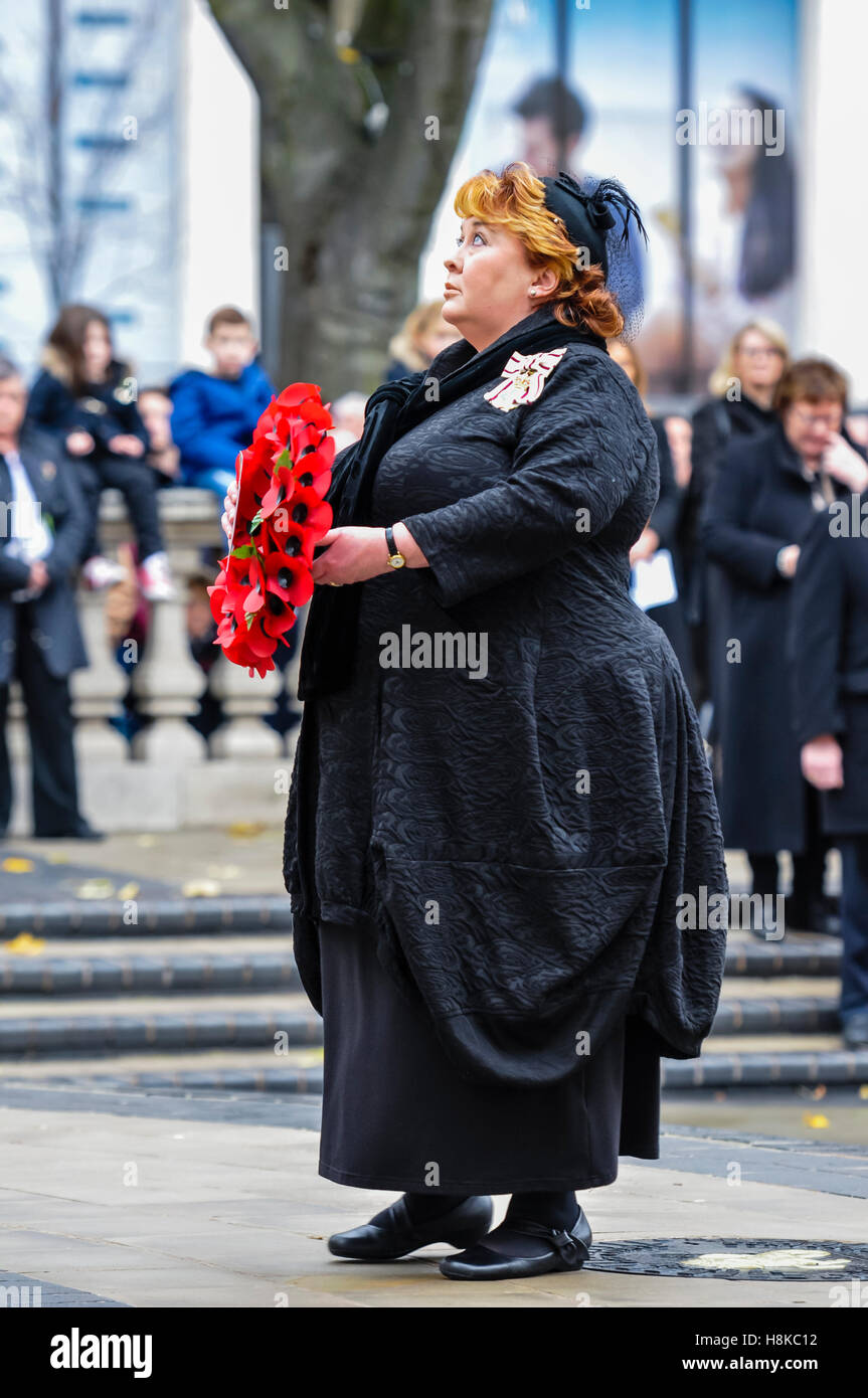 Belfast, Northern, Ireland. 13th Nov, 2016. Lord Lieutenant of Belfast, Mrs Fionnuala Jay-O'Boyle lays a wreath at the Remembrance Sunday service at Belfast City Hall Cenotaph. Credit:  Stephen Barnes/Alamy Live News Stock Photo