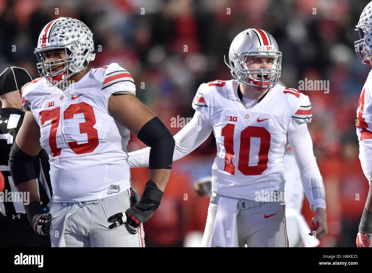 College Park, Maryland, USA. 12th Nov, 2016. Ohio State Buckeyes quarterback JOE BURROW (10) gives signals to his line during a game played at Maryland Stadium at College Park, MD. Ohio State beat Maryland 62-3. © Ken Inness/ZUMA Wire/Alamy Live News Stock Photo