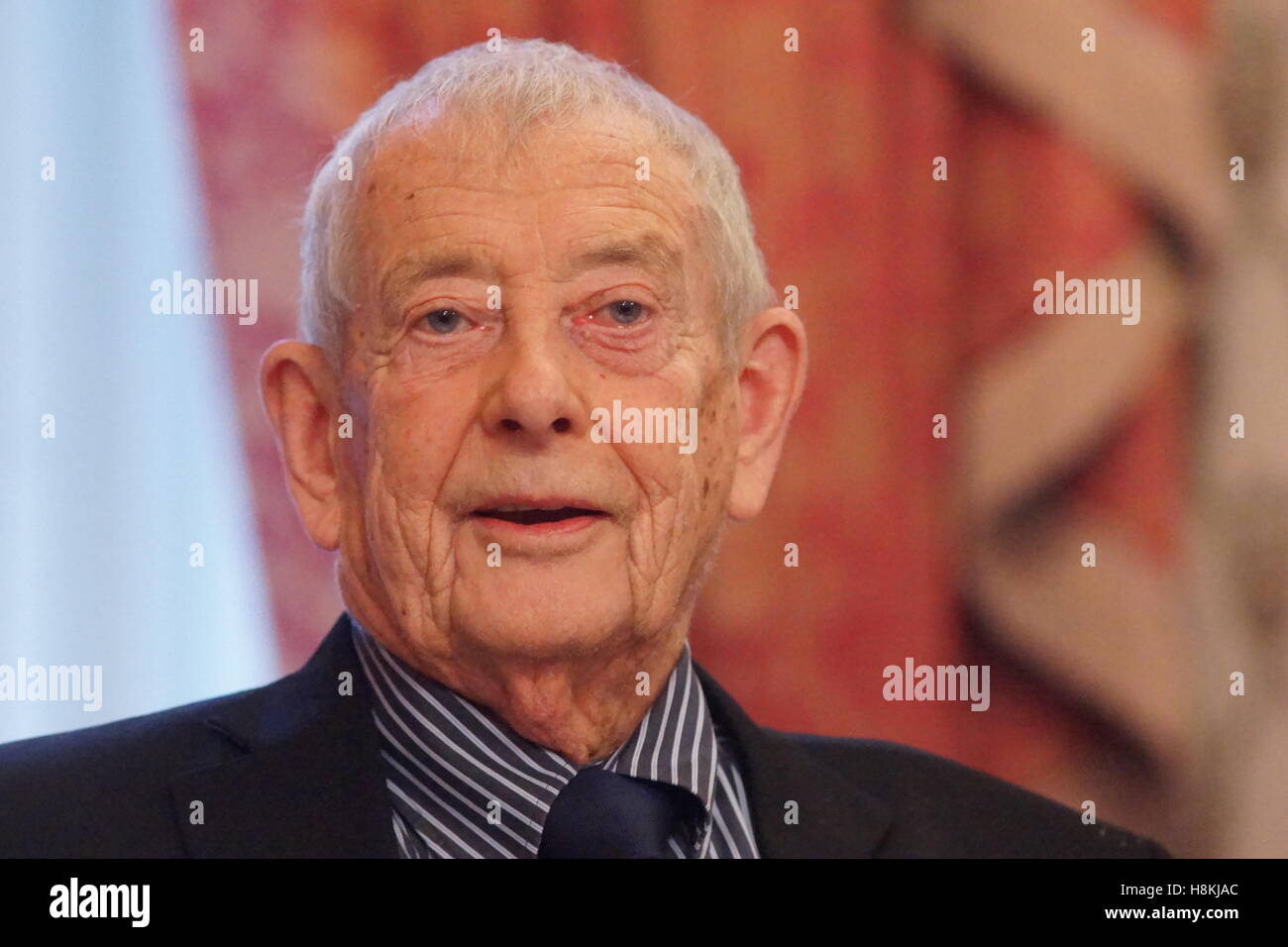 Derek fowlds basil brush hires stock photography and images Alamy