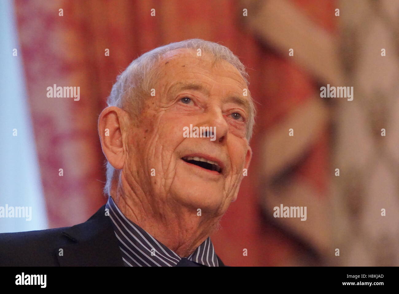 Basil brush derek fowlds hires stock photography and images Alamy