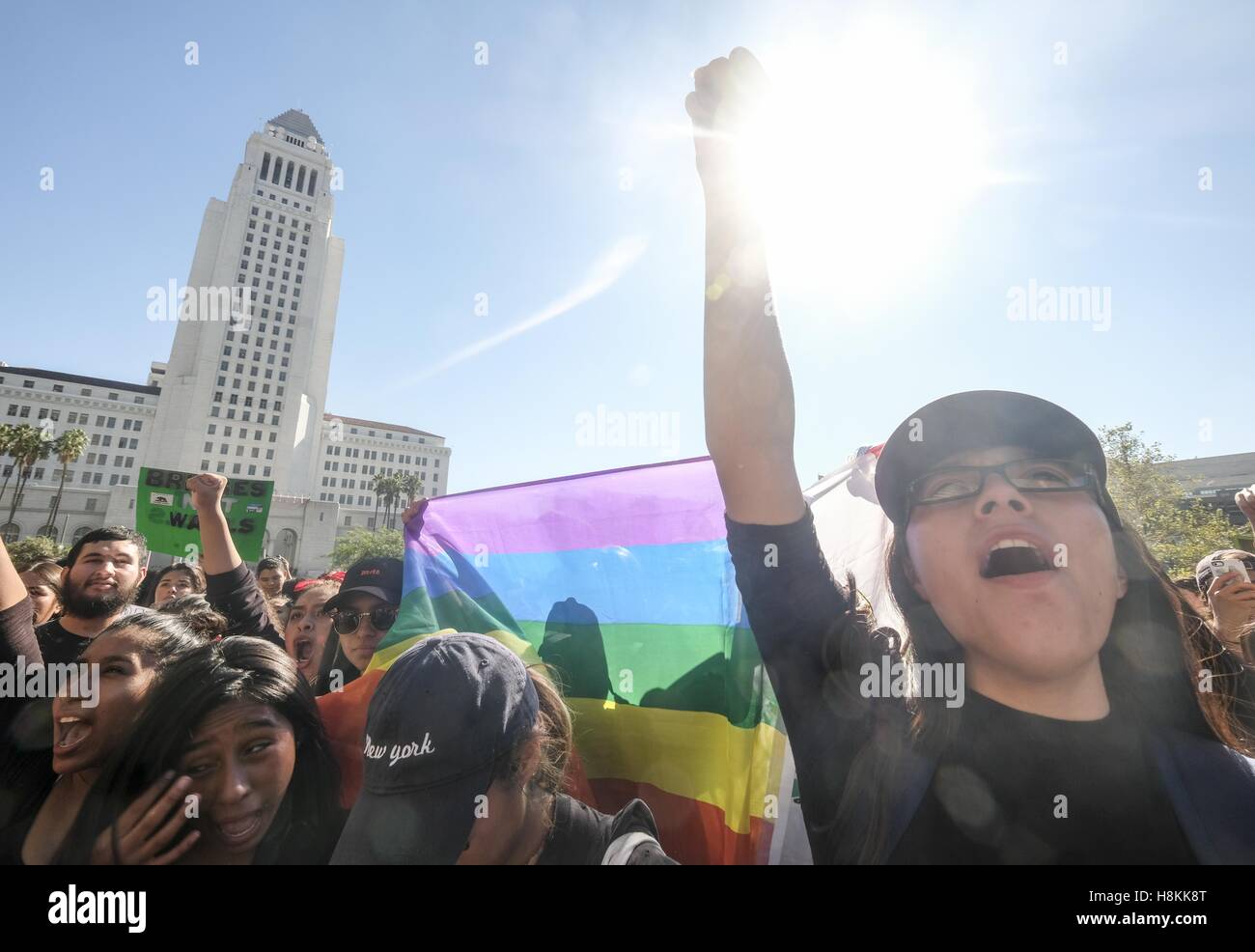 Los Angeles, California, USA. 14th Nov, 2016. High school students ...