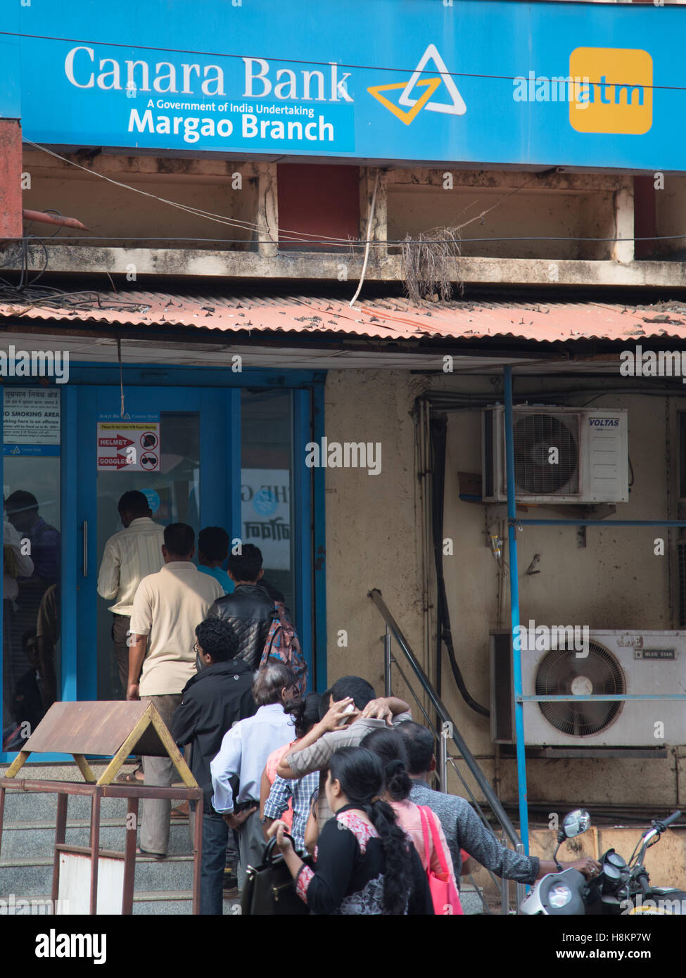 Atm of central bank of india hi-res stock photography and images 