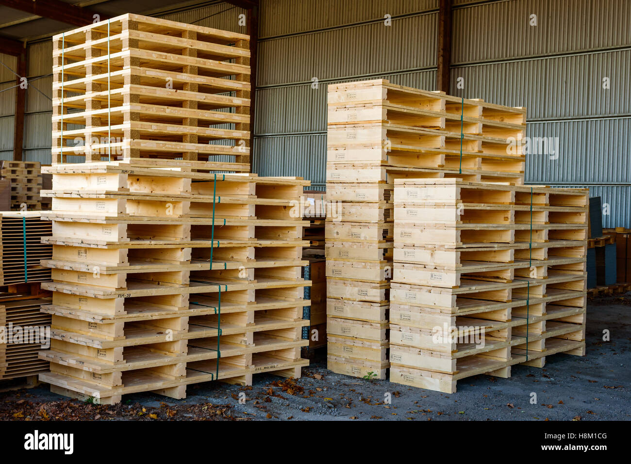 Pallet storage area hires stock photography and images Alamy