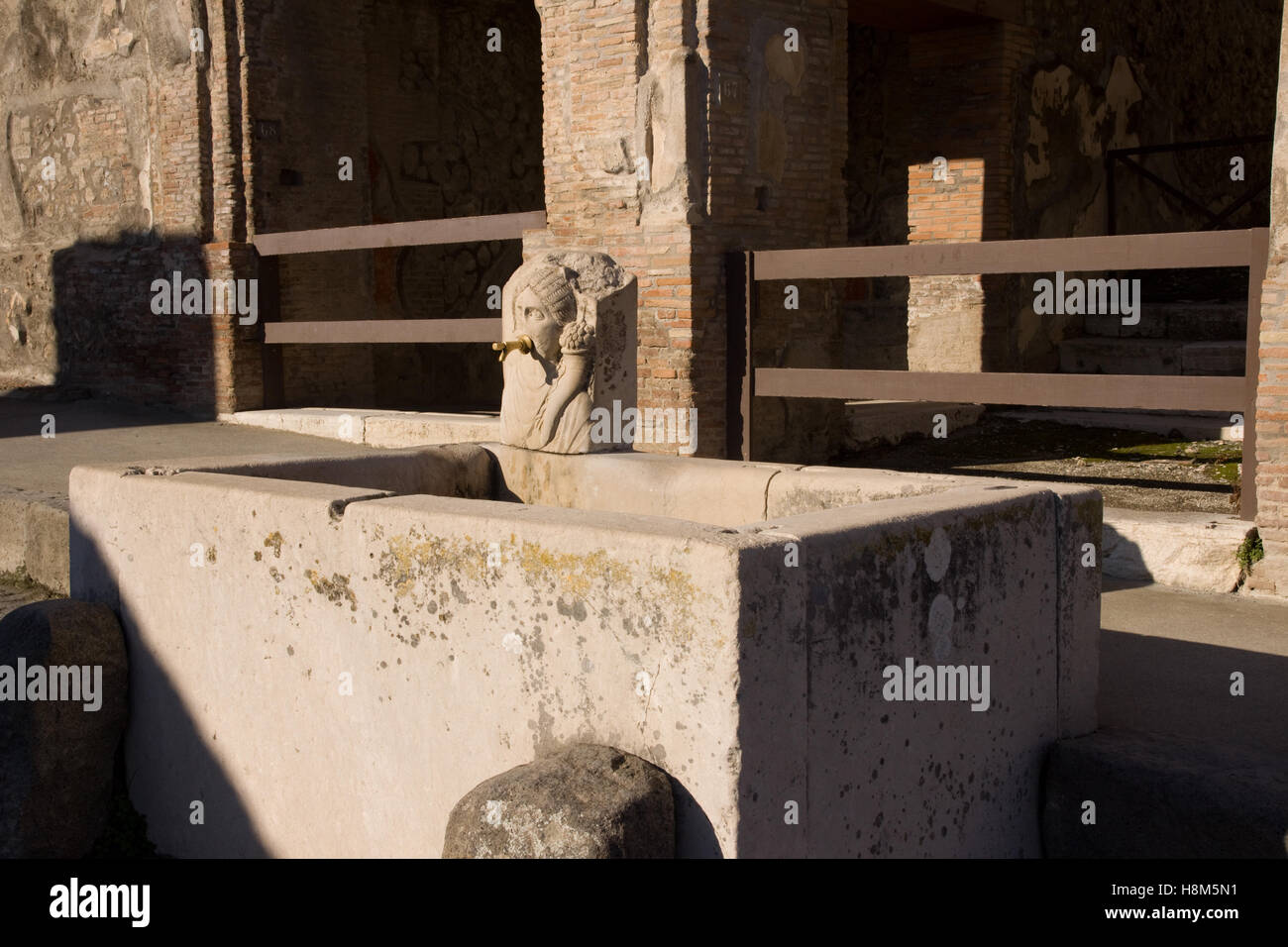 ancient pompey ruins in italy Stock Photo Alamy