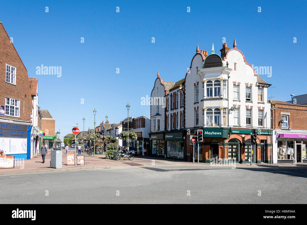 Horley town centre hires stock photography and images Alamy