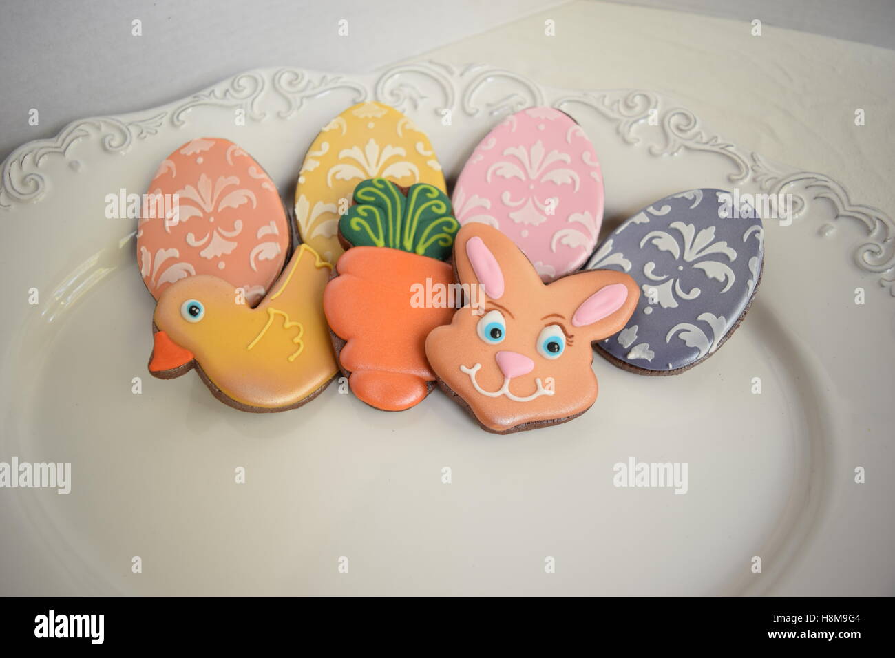 Piping chocolate decorations hires stock photography and images Alamy