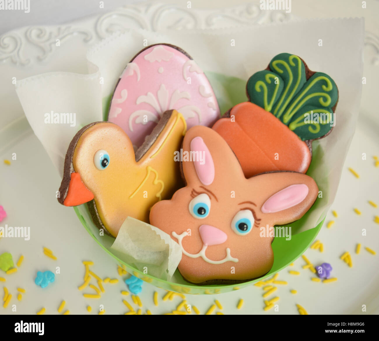 Piping chocolate decorations hires stock photography and images Alamy