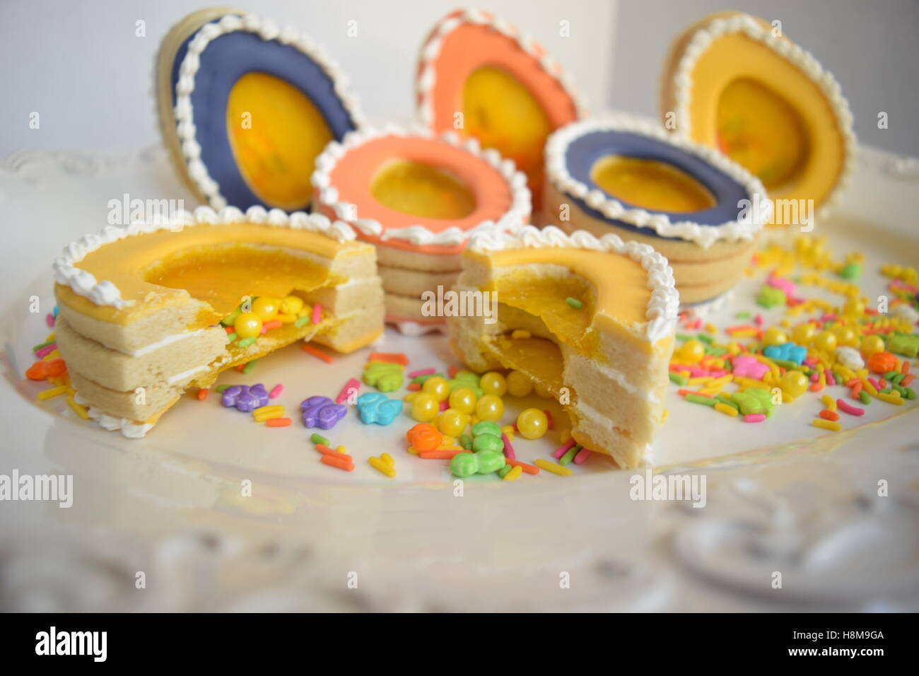 Piping chocolate decorations hires stock photography and images Alamy