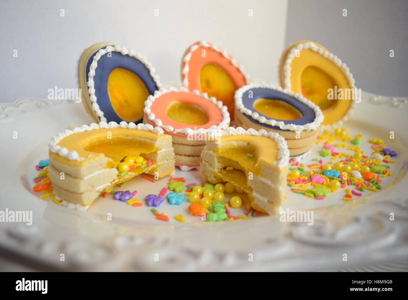 Piping chocolate decorations hires stock photography and images Alamy
