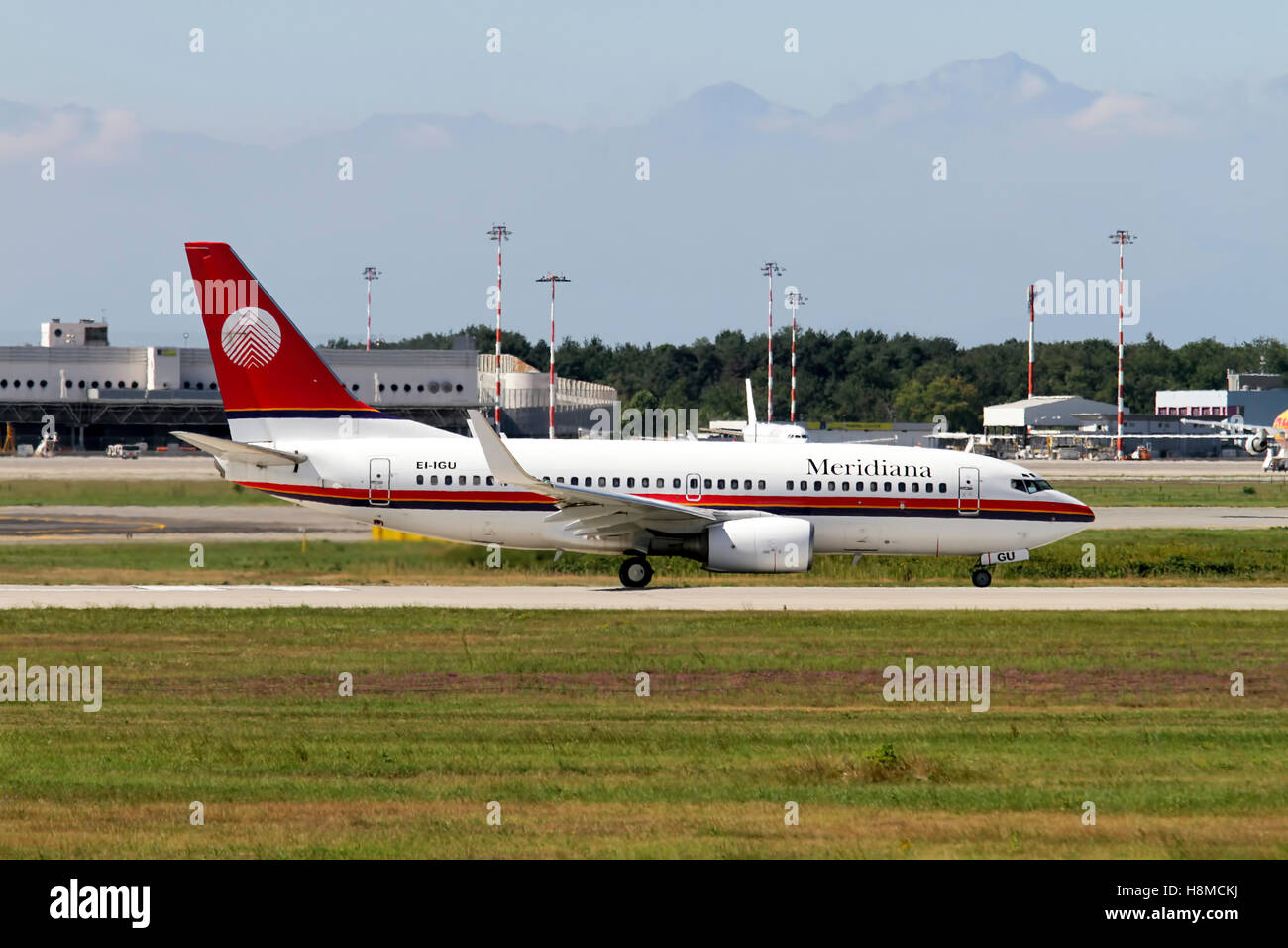 Meridiana plane hi-res stock photography and images - Alamy, image size:1300x956