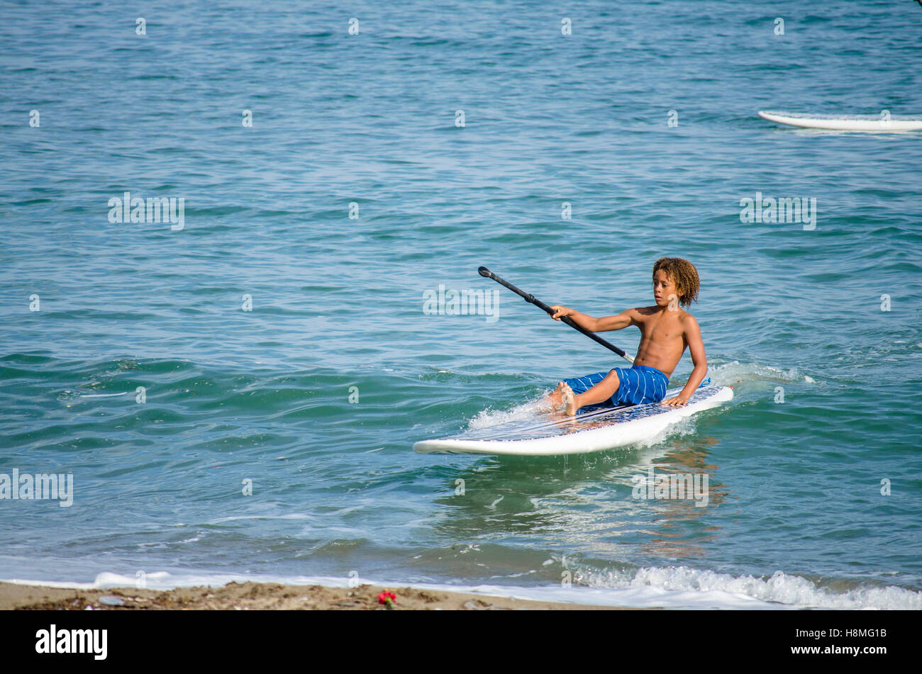 Paddle in sea hires stock photography and images Alamy